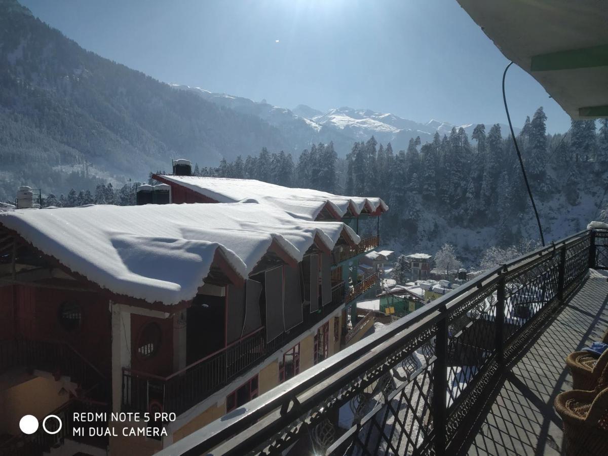 Non Stop Cafe Hostel & Stay Manāli Dış mekan fotoğraf