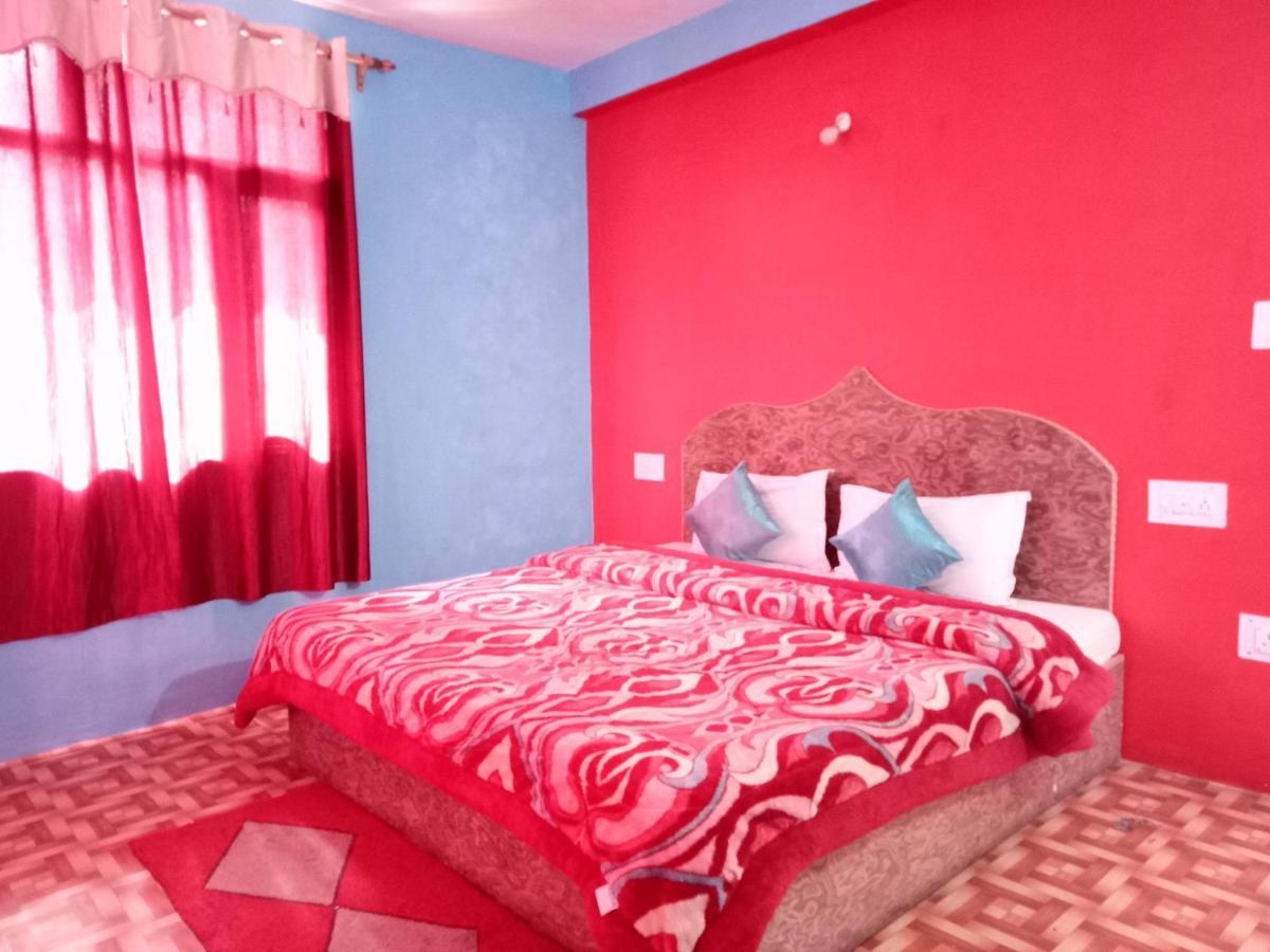 Non Stop Cafe Hostel & Stay Manāli Dış mekan fotoğraf