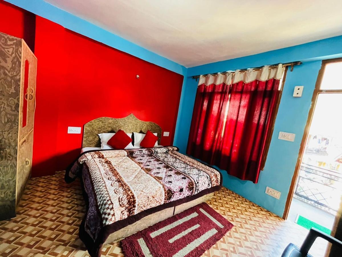 Non Stop Cafe Hostel & Stay Manāli Dış mekan fotoğraf