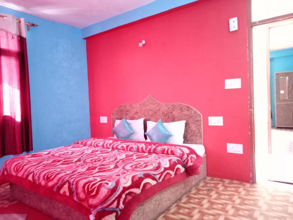 Non Stop Cafe Hostel & Stay Manāli Oda fotoğraf