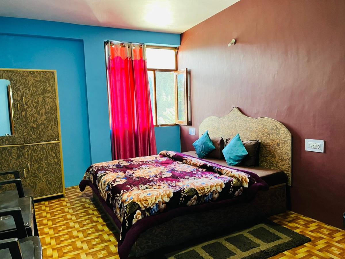 Non Stop Cafe Hostel & Stay Manāli Dış mekan fotoğraf