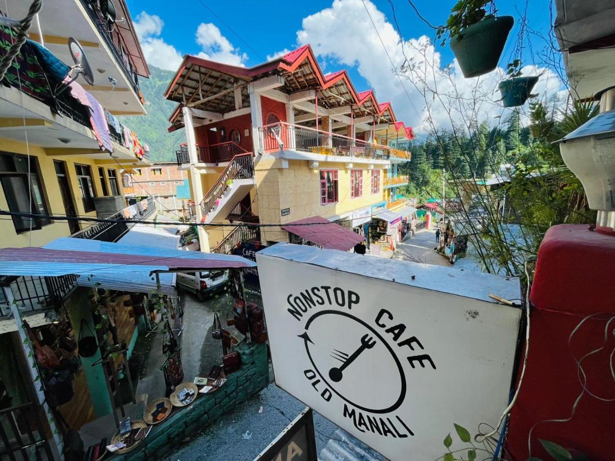 Non Stop Cafe Hostel & Stay Manāli Dış mekan fotoğraf