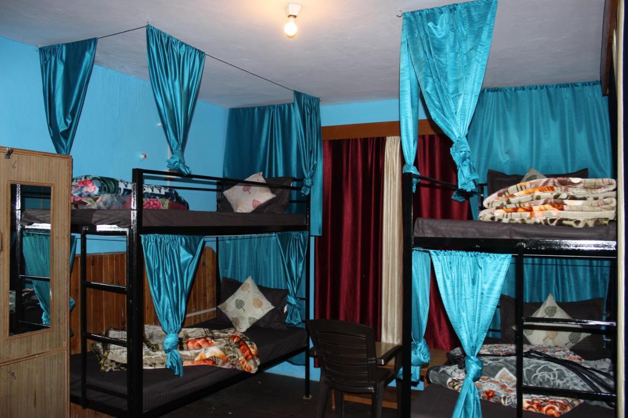 Non Stop Cafe Hostel & Stay Manāli Dış mekan fotoğraf