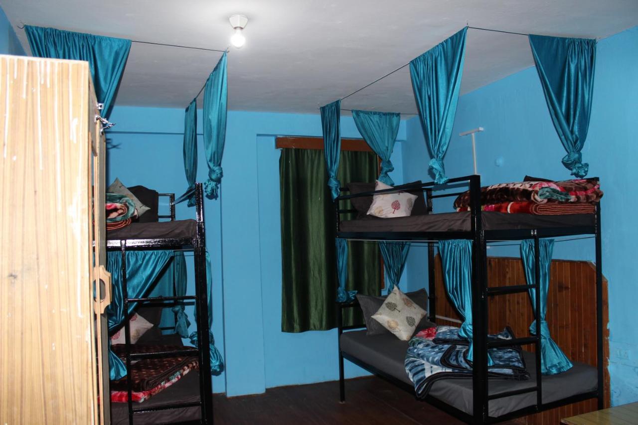 Non Stop Cafe Hostel & Stay Manāli Dış mekan fotoğraf