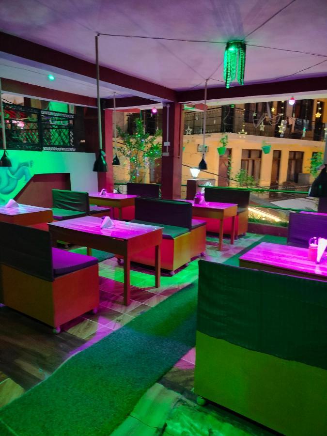 Non Stop Cafe Hostel & Stay Manāli Dış mekan fotoğraf