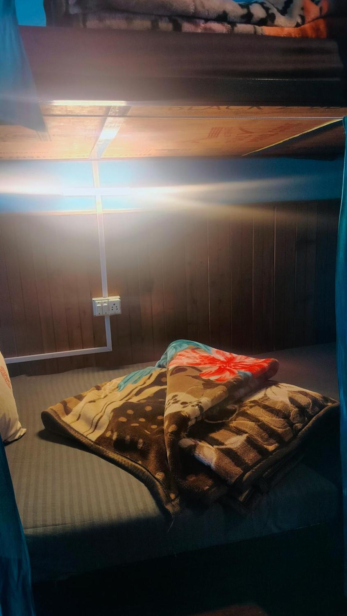 Non Stop Cafe Hostel & Stay Manāli Dış mekan fotoğraf