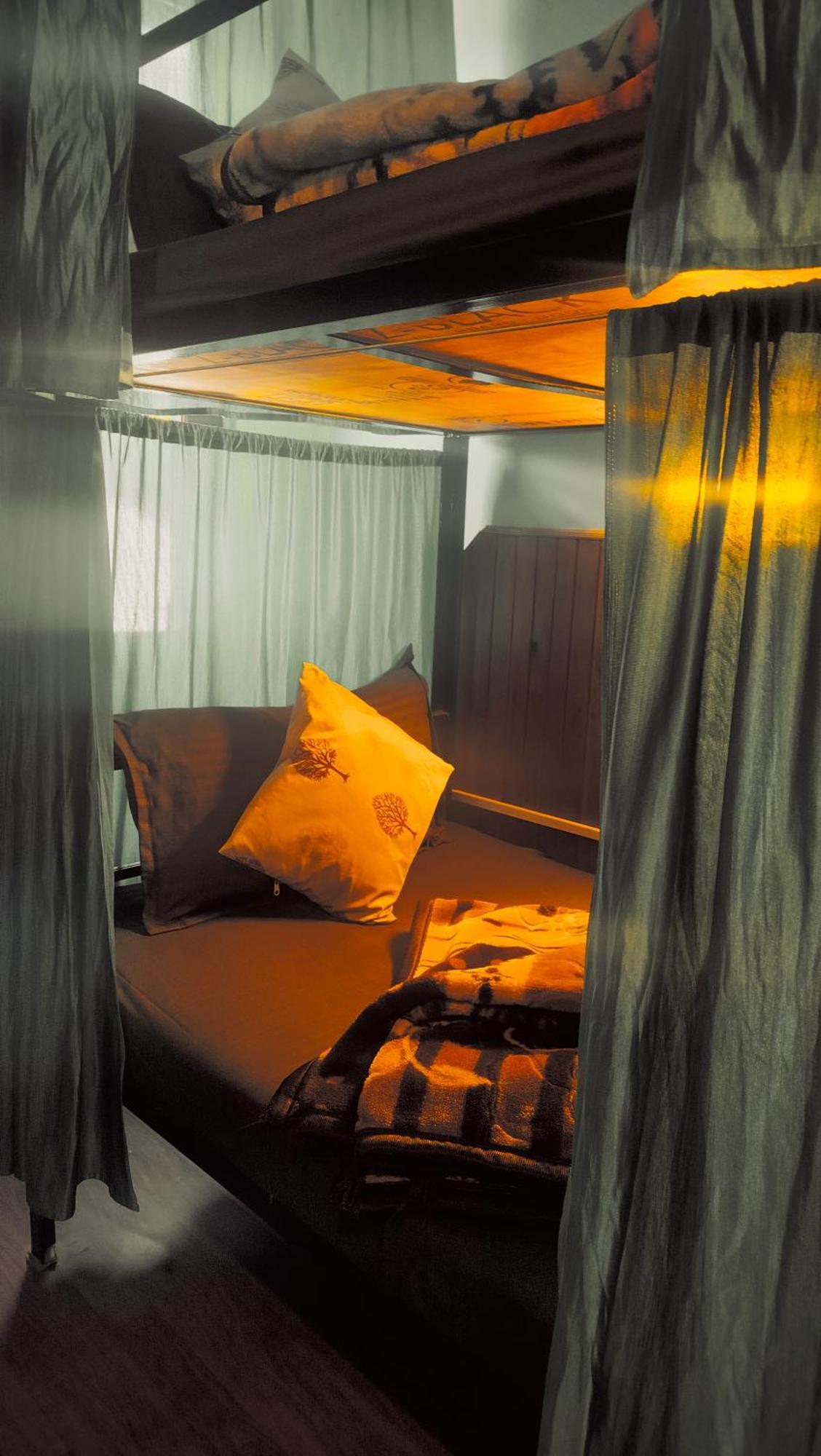 Non Stop Cafe Hostel & Stay Manāli Dış mekan fotoğraf