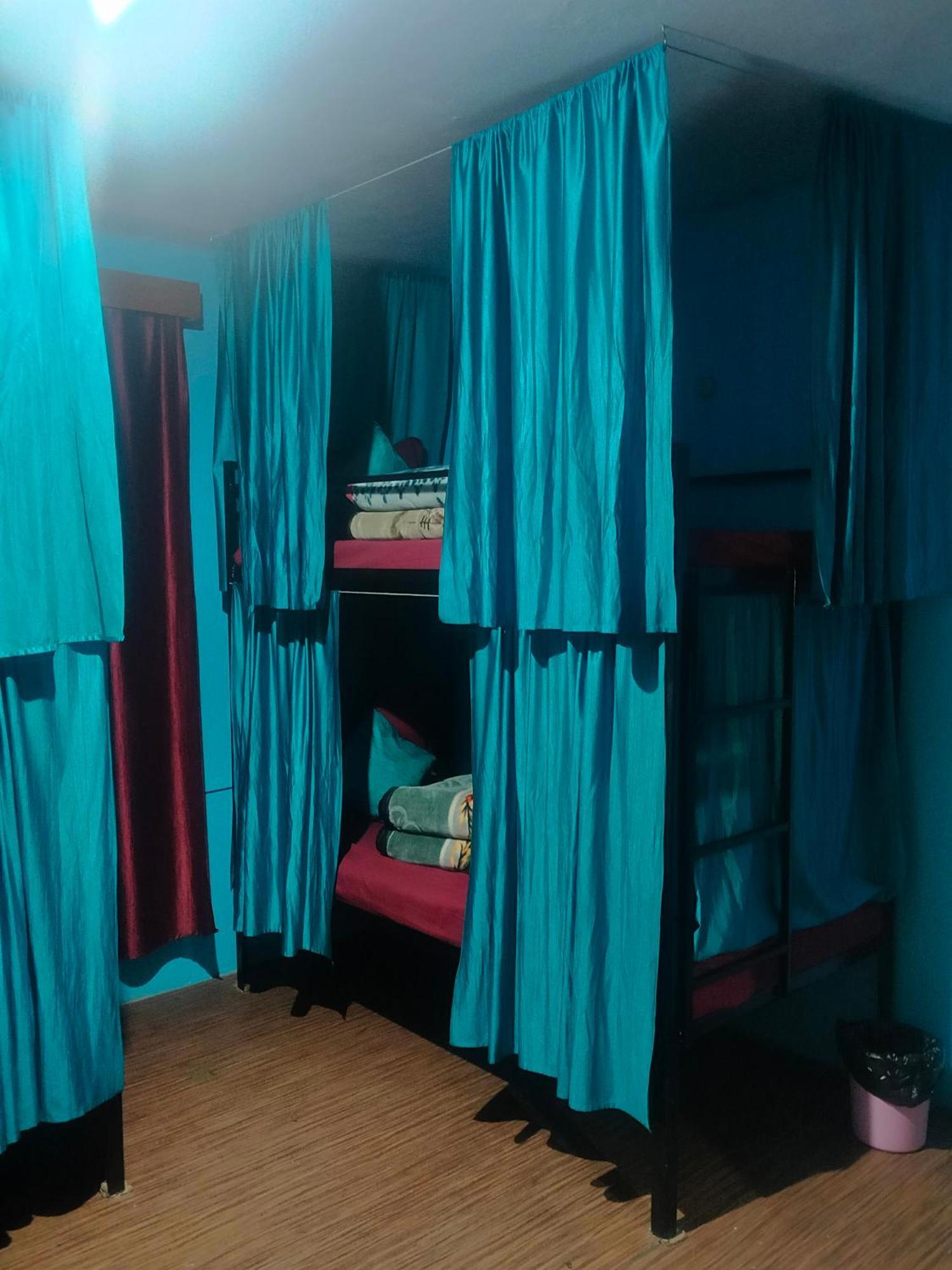 Non Stop Cafe Hostel & Stay Manāli Dış mekan fotoğraf