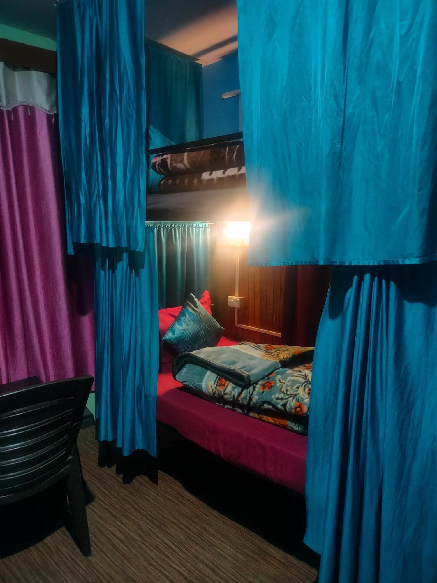Non Stop Cafe Hostel & Stay Manāli Dış mekan fotoğraf