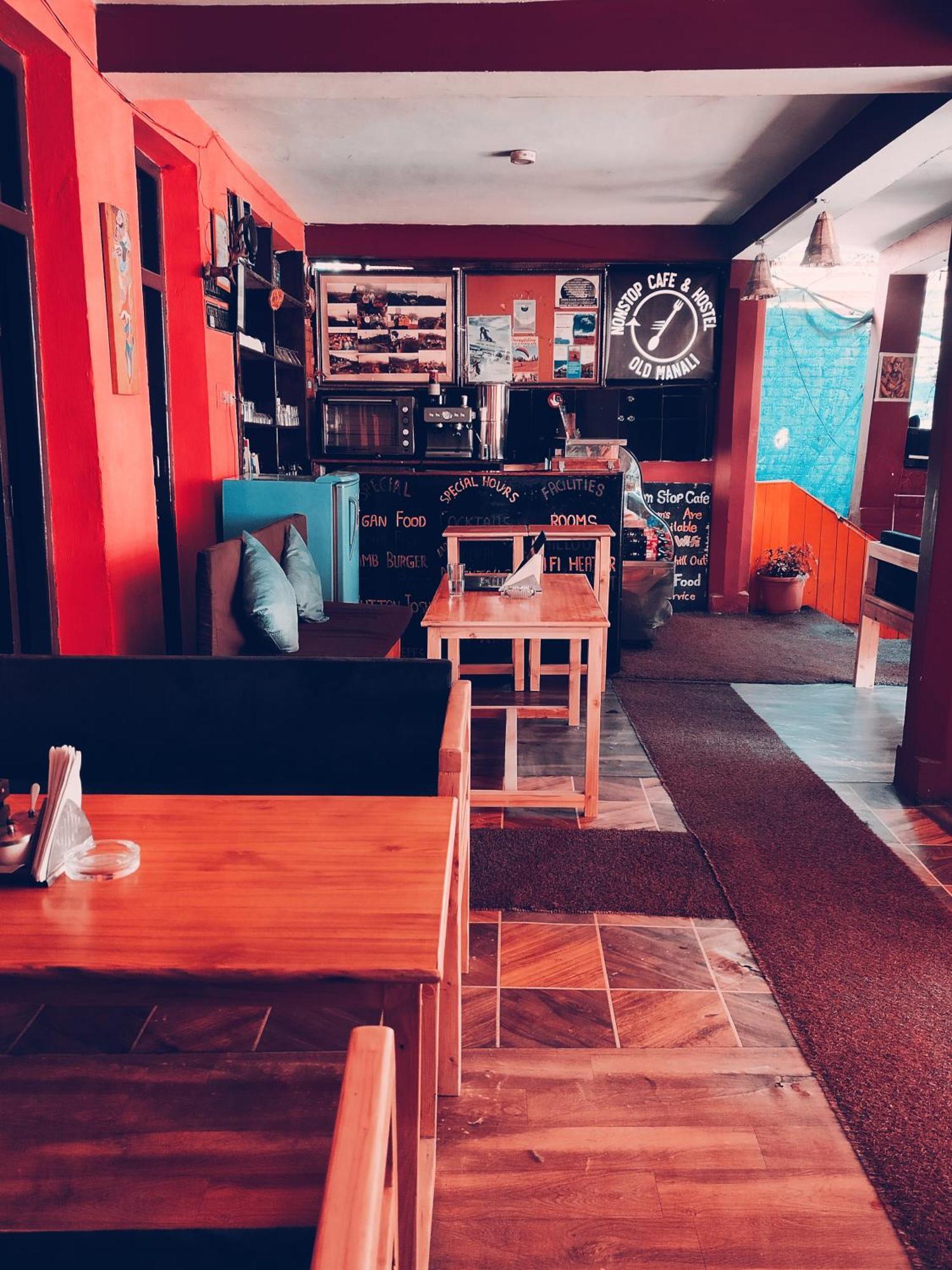 Non Stop Cafe Hostel & Stay Manāli Dış mekan fotoğraf