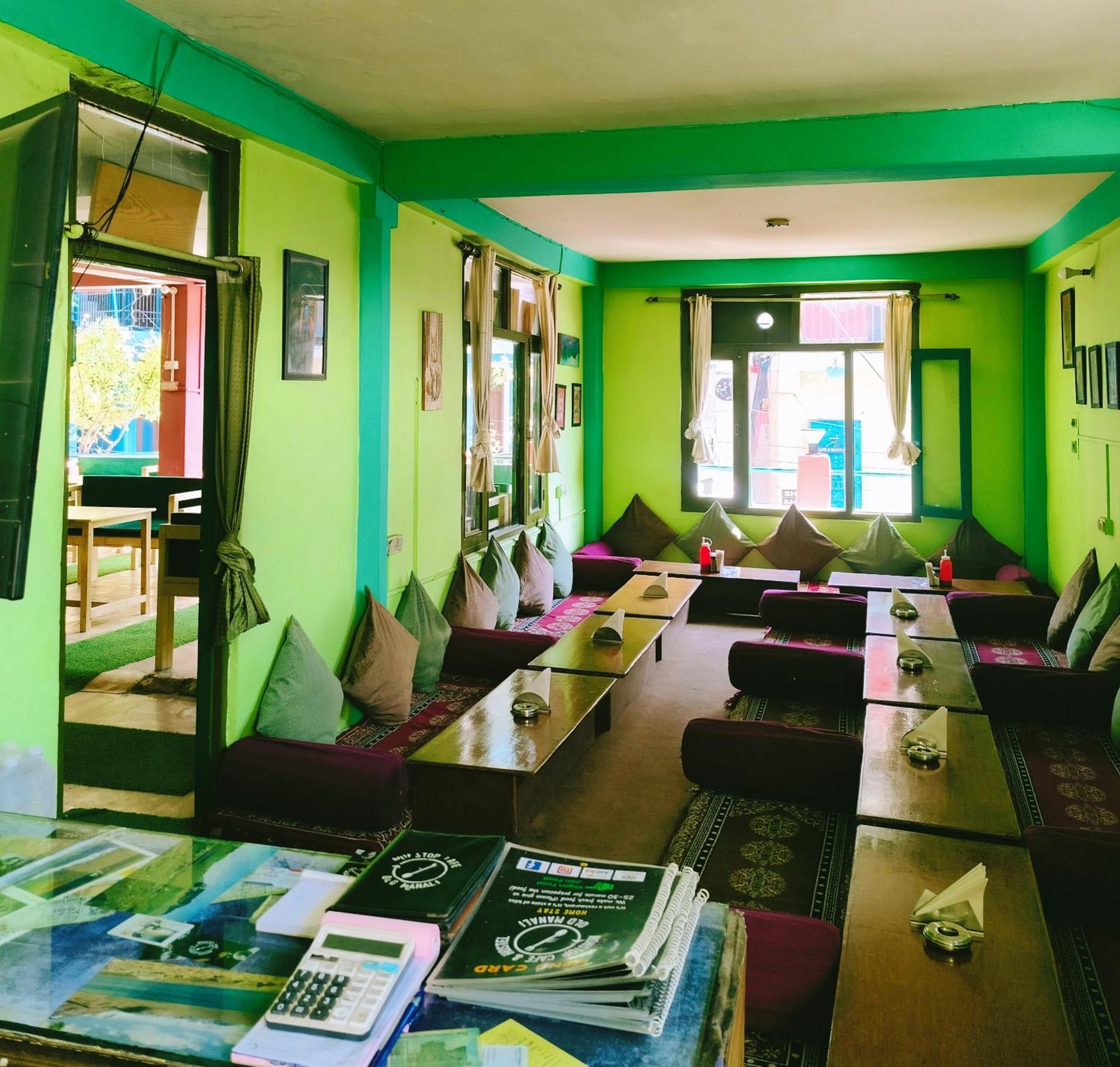 Non Stop Cafe Hostel & Stay Manāli Dış mekan fotoğraf
