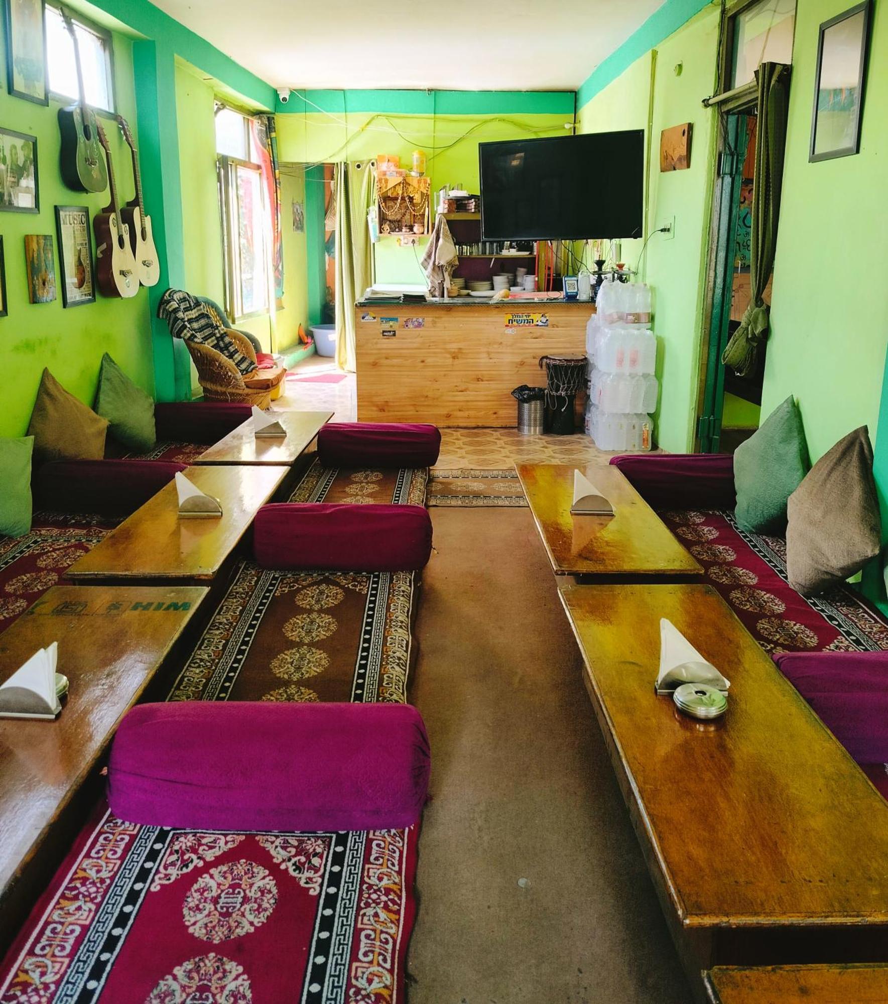 Non Stop Cafe Hostel & Stay Manāli Dış mekan fotoğraf