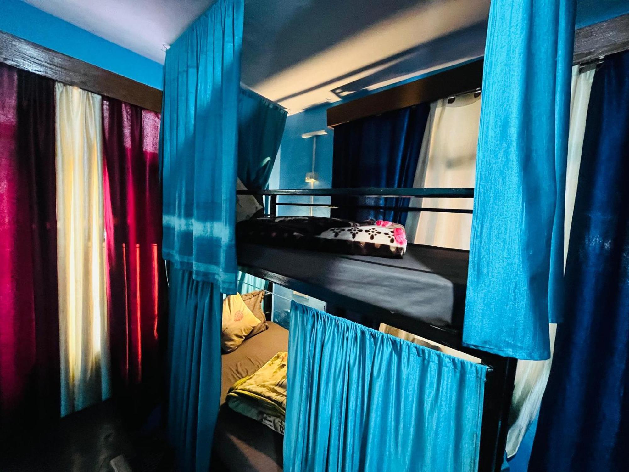 Non Stop Cafe Hostel & Stay Manāli Dış mekan fotoğraf
