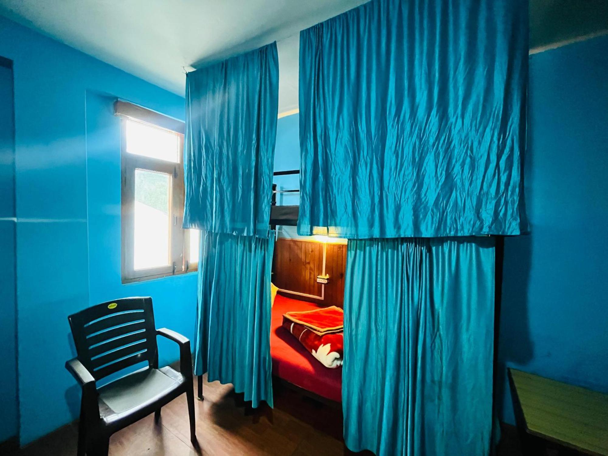 Non Stop Cafe Hostel & Stay Manāli Dış mekan fotoğraf